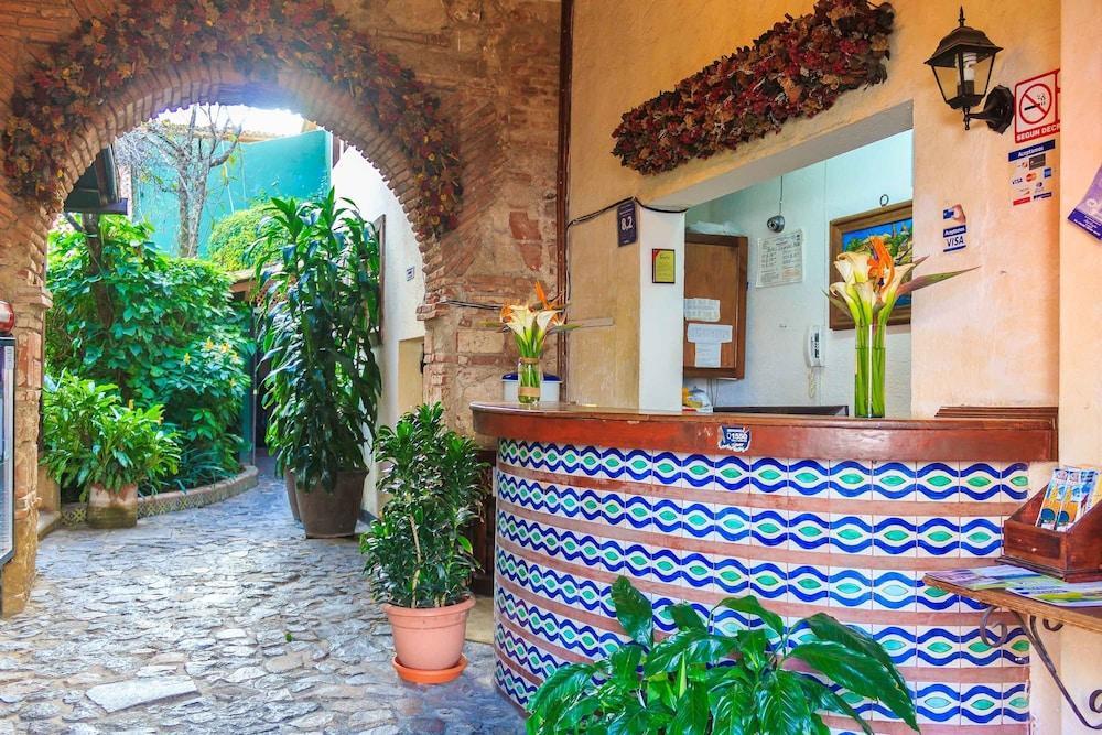 Casa Del Parque By Ahs Antigua